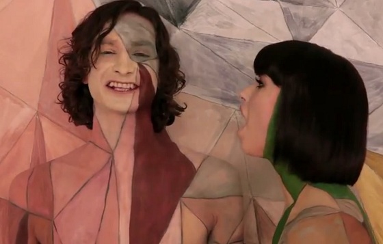 Gotye - Somebody That I Used To Know (feat. Kimbra) - official video and Lyrics